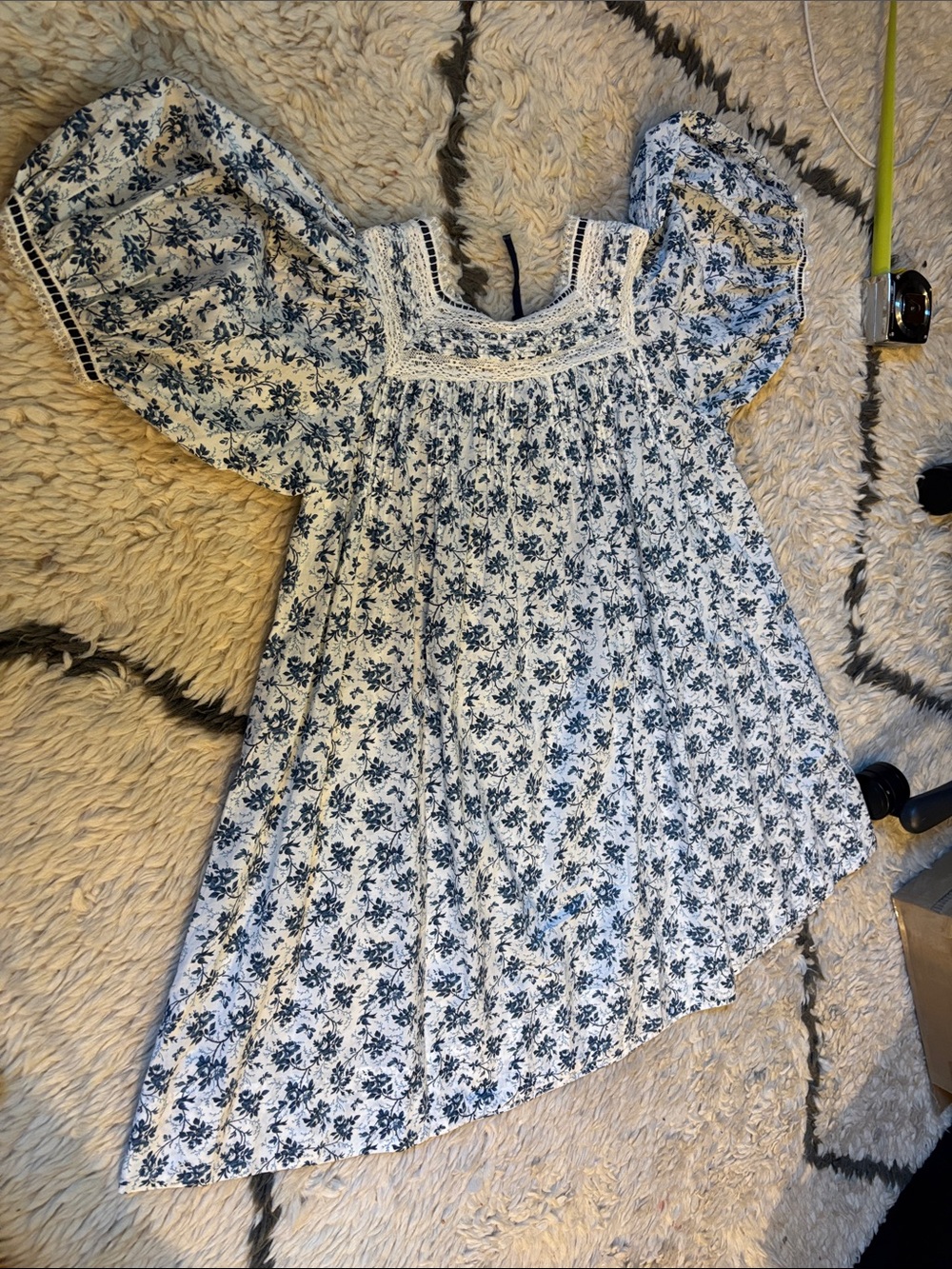 Doen Cadeau White Floral Cotton Dress with Blue Print - Picture 15 of 17